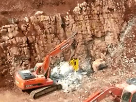 DBK Hydraulic breaking hammer construction video 